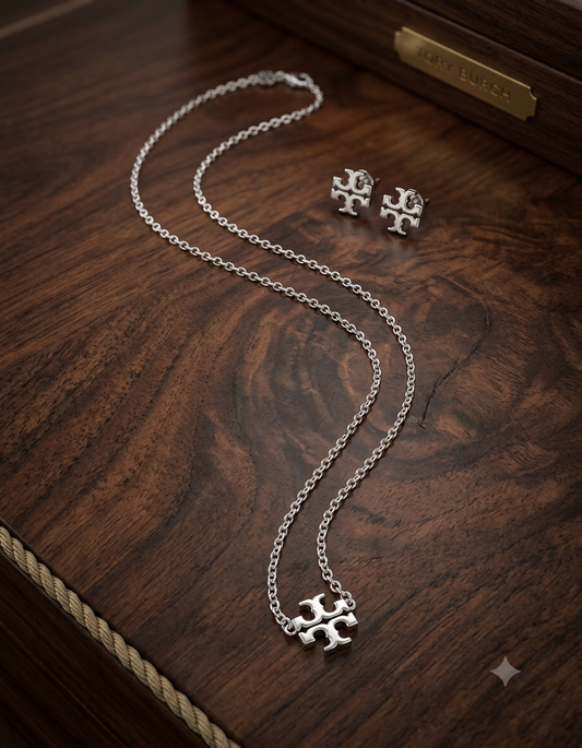 Tory Burch T Logo Set de Joyería en Plata – Collar y Aretes